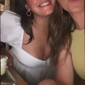 Olivaceous puff sleeve white crop top